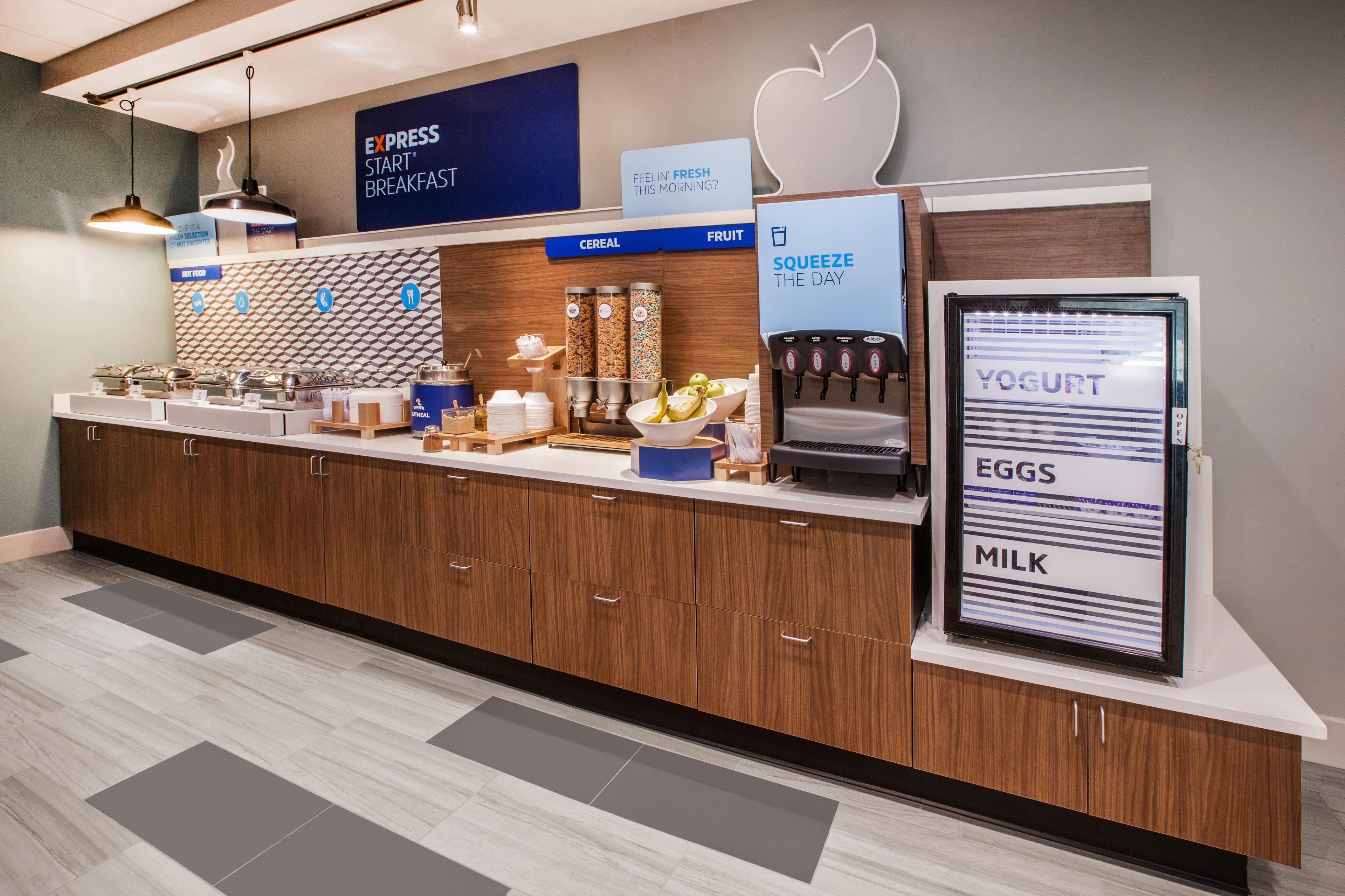 Holiday Inn Express Hotel & Suites Crawfordsville By Ihg Exterior foto
